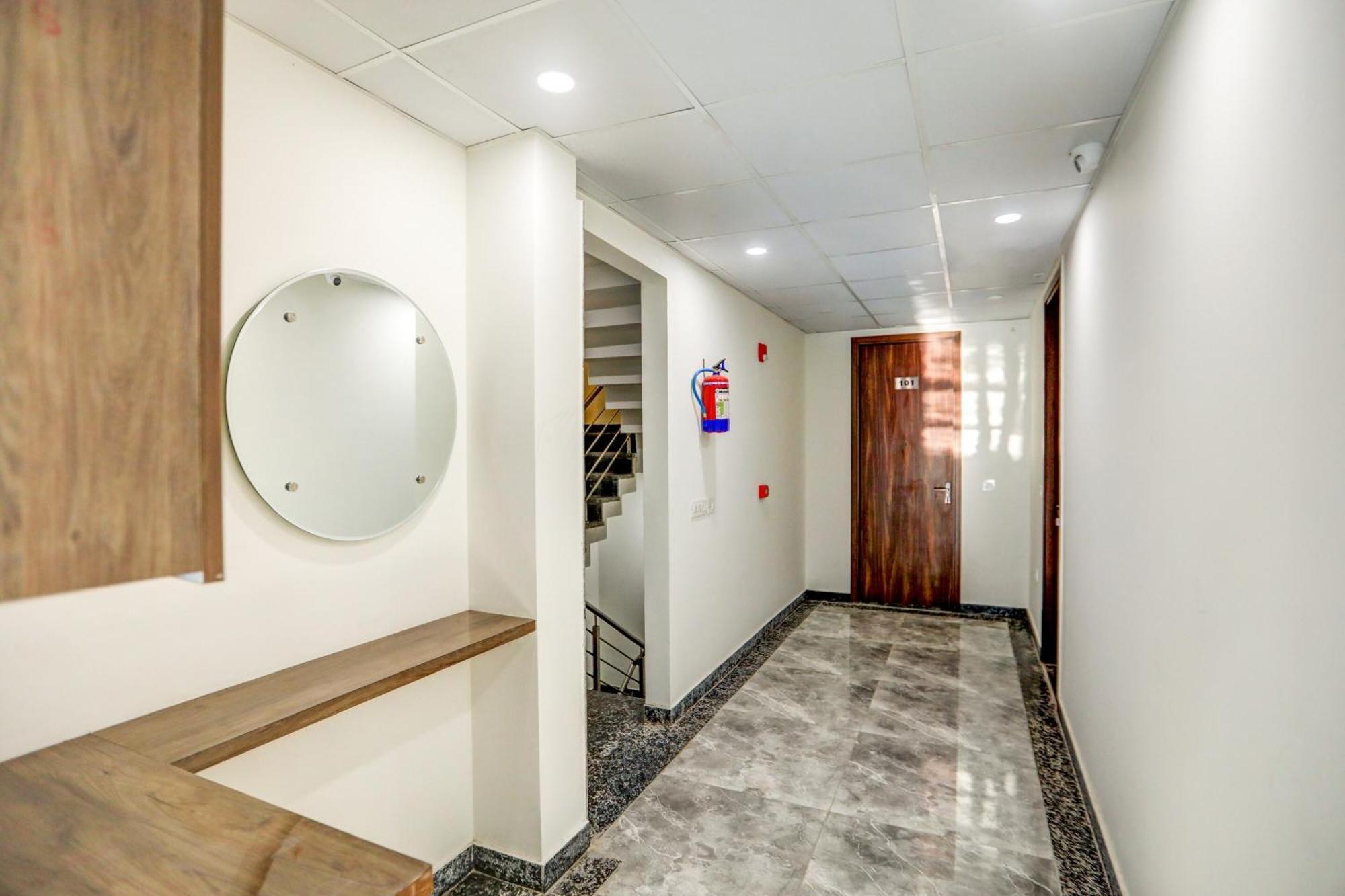 Flagship Happy Inn Делхи Екстериор снимка